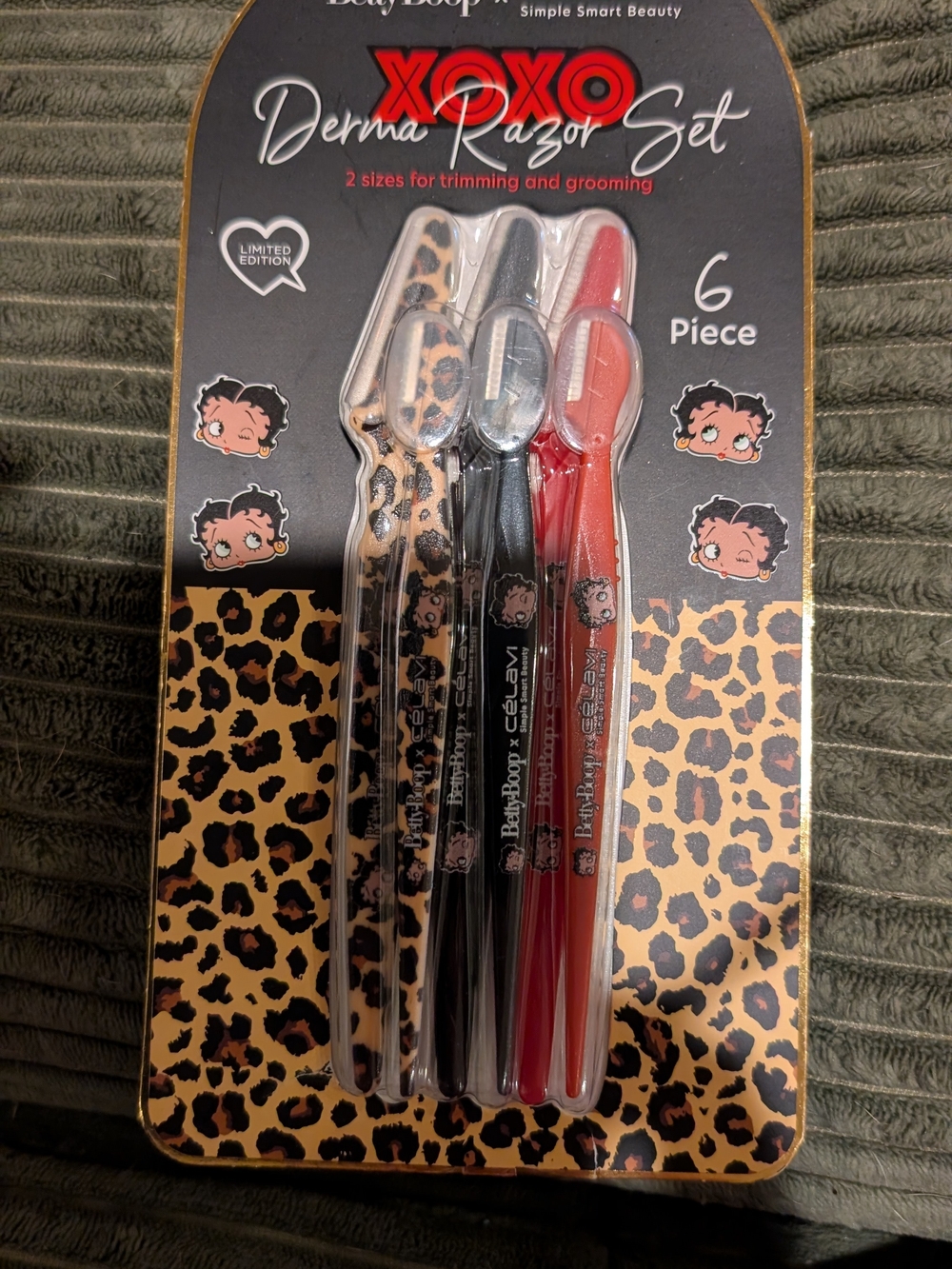 Betty Boop XOXO Derma Razor Set - Leopard, Black, Red